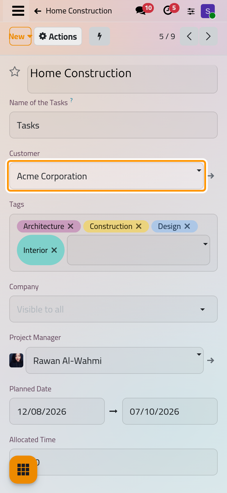 A billable project names its customer on the main tab.