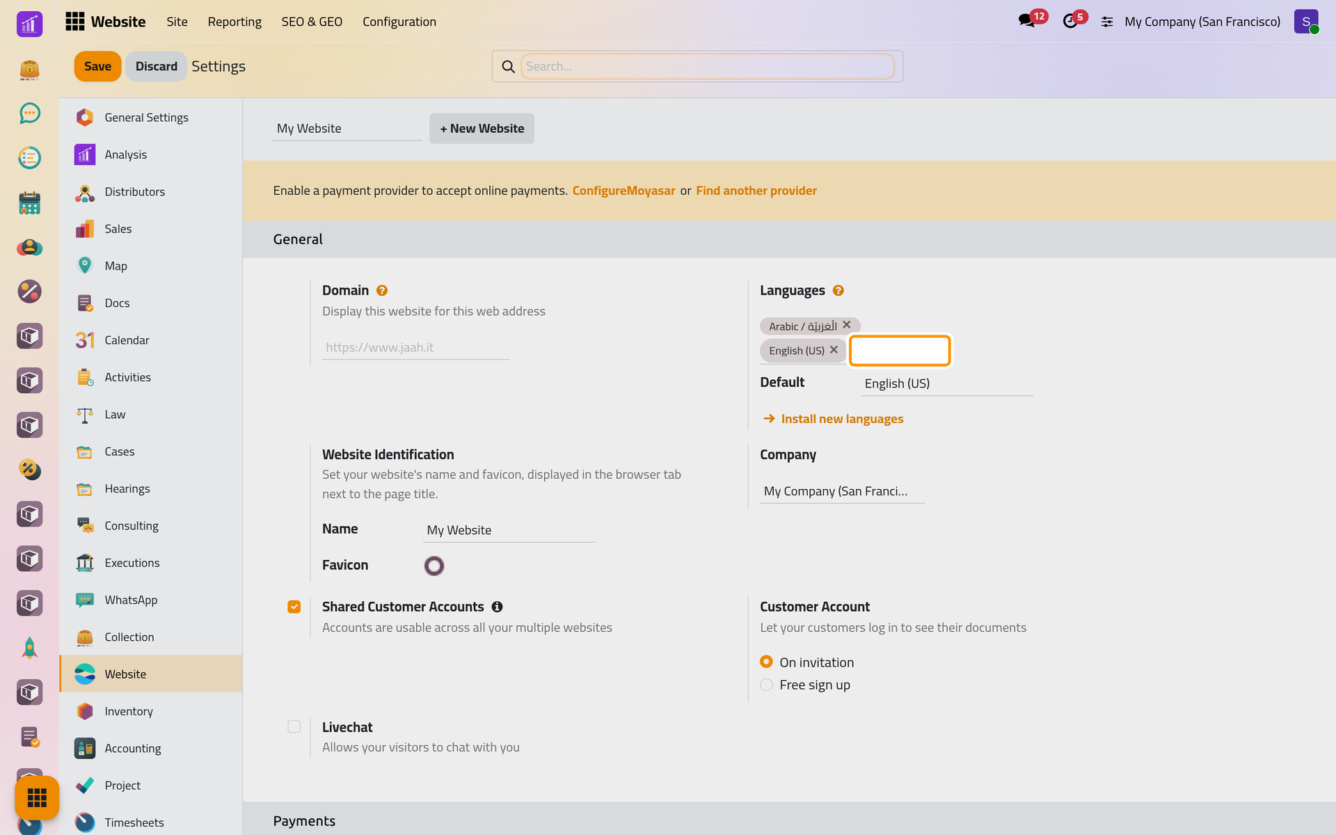 The languages of the website, the default one and the link that installs another.